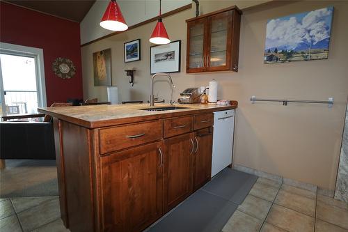 829-880 Northstar Drive, Kimberley, BC - Indoor Photo Showing Kitchen