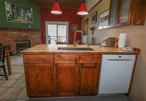 829-880 Northstar Drive, Kimberley, BC - Indoor Photo Showing Kitchen