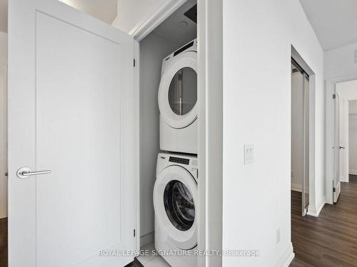 318-286 Main St, Toronto, ON - Indoor Photo Showing Laundry Room