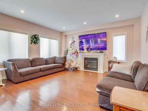 1996 Prince Crt, Innisfil, ON - Indoor Photo Showing Living Room With Fireplace