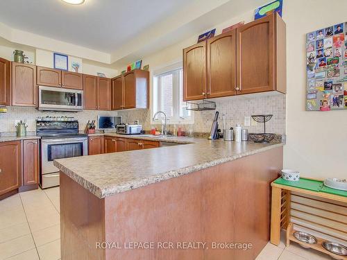 1996 Prince Crt, Innisfil, ON - Indoor Photo Showing Kitchen