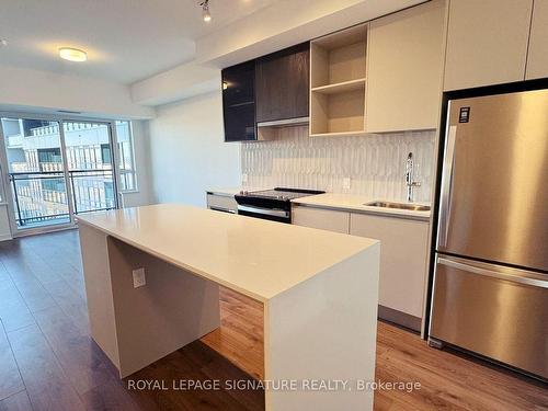 436-395 Dundas St W, Oakville, ON - Indoor Photo Showing Kitchen