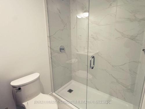 436-395 Dundas St W, Oakville, ON - Indoor Photo Showing Bathroom