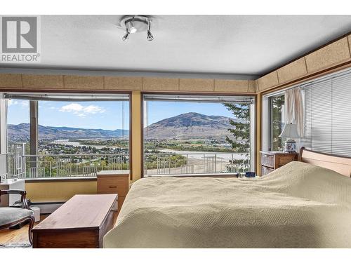 402 Strathcona Terrace, Kamloops, BC - Indoor Photo Showing Bedroom