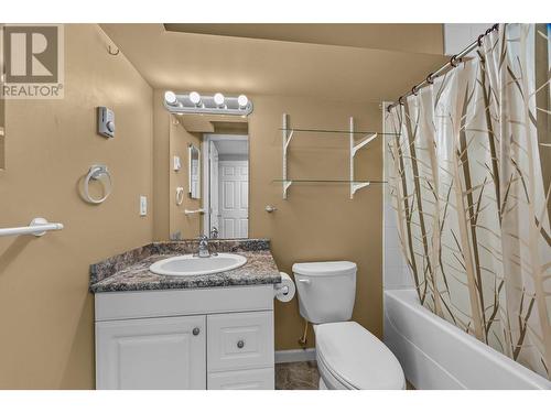 402 Strathcona Terrace, Kamloops, BC - Indoor Photo Showing Bathroom