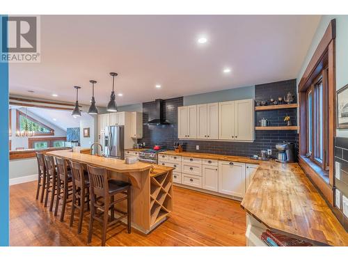 1844 Paul Lake Road, Kamloops, BC - Indoor Photo Showing Kitchen With Upgraded Kitchen