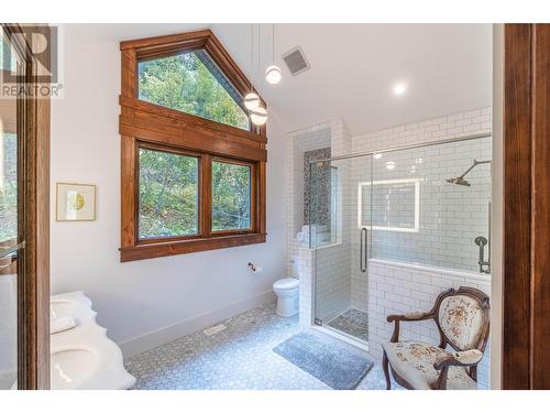 1844 Paul Lake Road, Kamloops, BC - Indoor Photo Showing Bathroom