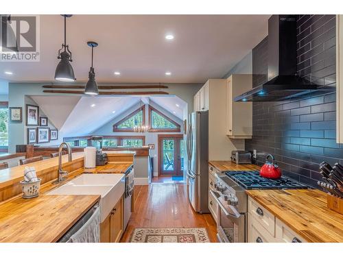 1844 Paul Lake Road, Kamloops, BC - Indoor Photo Showing Kitchen With Double Sink