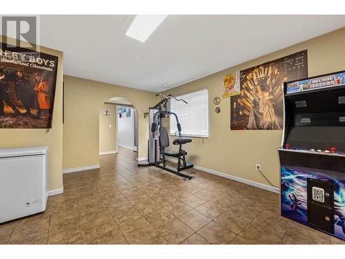 829 Dunrobin Drive, Kamloops, BC - Indoor Photo Showing Gym Room