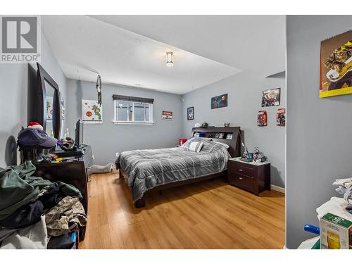 829 Dunrobin Drive, Kamloops, BC - Indoor Photo Showing Bedroom