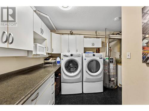 829 Dunrobin Drive, Kamloops, BC - Indoor Photo Showing Laundry Room