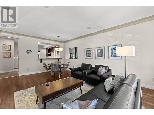 576 Nicola Street Unit# 1, Kamloops, BC - Indoor Photo Showing Living Room