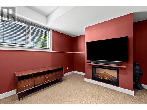 576 Nicola Street Unit# 1, Kamloops, BC - Indoor With Fireplace