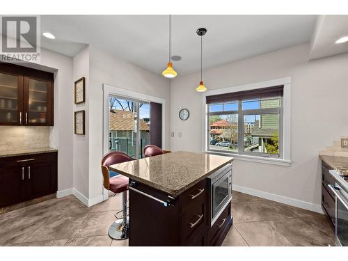 576 Nicola Street Unit# 1, Kamloops, BC - Indoor Photo Showing Kitchen