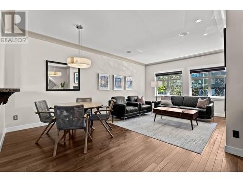 576 Nicola Street Unit# 1, Kamloops, BC - Indoor Photo Showing Living Room