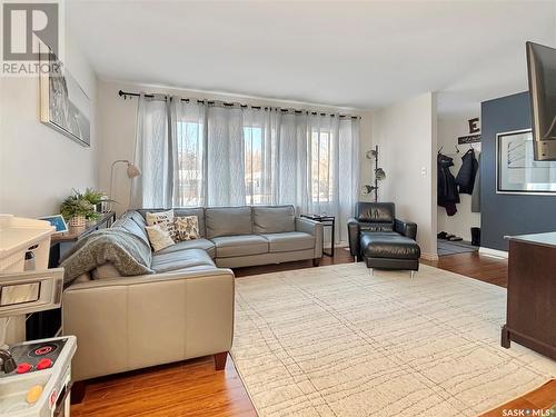 542 104Th Street, North Battleford, SK - Indoor Photo Showing Living Room