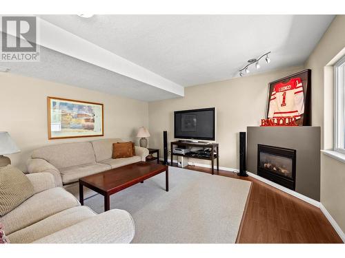 3639 Overlander Drive, Kamloops, BC - Indoor Photo Showing Living Room With Fireplace