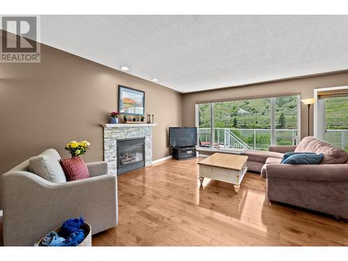 3639 Overlander Drive, Kamloops, BC - Indoor Photo Showing Living Room With Fireplace