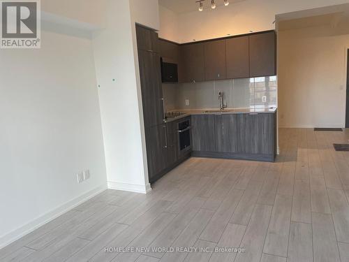 708 - 2033 Kennedy Road N, Toronto, ON - Indoor Photo Showing Kitchen