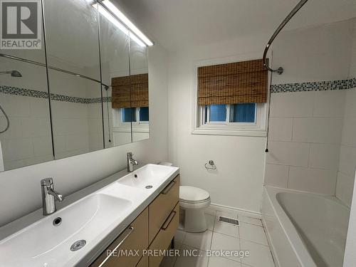 322 Loretta Crescent, Whitchurch-Stouffville, ON - Indoor Photo Showing Bathroom