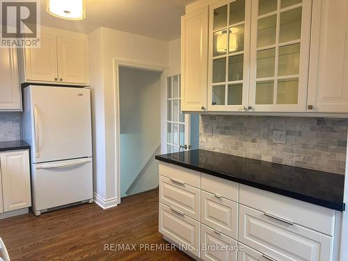 322 Loretta Crescent, Whitchurch-Stouffville, ON - Indoor Photo Showing Kitchen