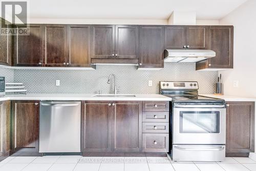 4184 Galileo Common Drive, Burlington, ON - Indoor Photo Showing Kitchen With Upgraded Kitchen