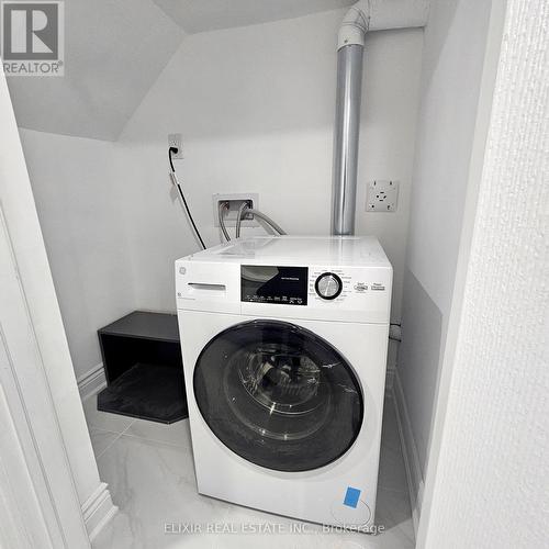 15 Cobriza Crescent, Brampton, ON - Indoor Photo Showing Laundry Room