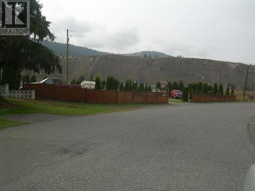 2575-2587 Thompson Drive, Kamloops, BC - Outdoor