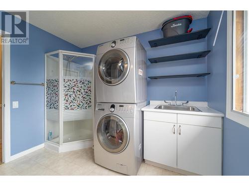 2599 Qu'Appelle Boulevard, Kamloops, BC - Indoor Photo Showing Laundry Room