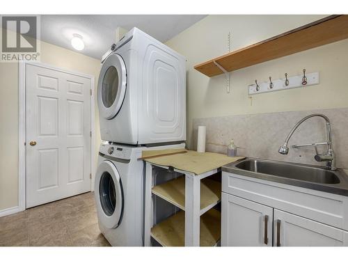 6712 Pinecrest Drive, Kamloops, BC - Indoor Photo Showing Laundry Room