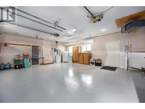 6712 Pinecrest Drive, Kamloops, BC - Indoor Photo Showing Garage