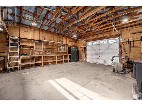 6712 Pinecrest Drive, Kamloops, BC - Indoor Photo Showing Garage