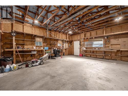 6712 Pinecrest Drive, Kamloops, BC - Indoor Photo Showing Garage