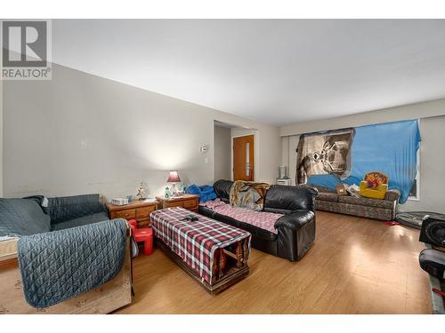 281 Tingley Street, Ashcroft, BC - Indoor Photo Showing Living Room