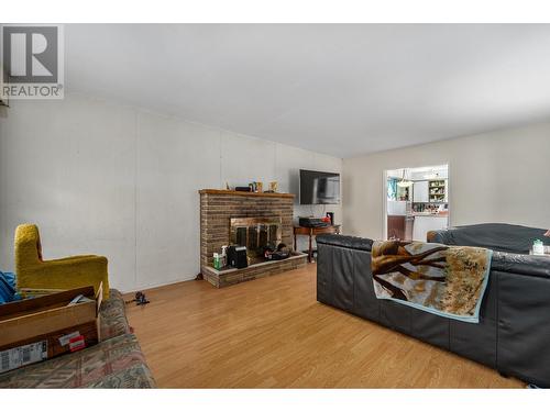 281 Tingley Street, Ashcroft, BC - Indoor Photo Showing Living Room With Fireplace