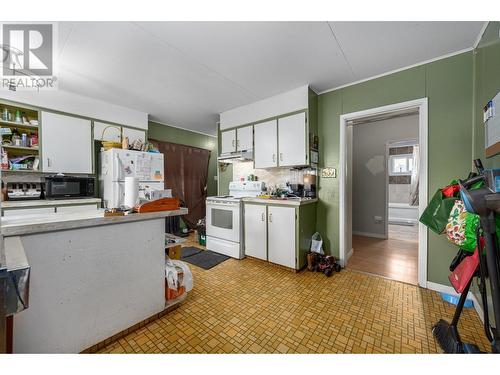 281 Tingley Street, Ashcroft, BC - Indoor Photo Showing Kitchen