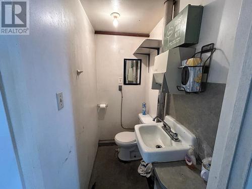 2371 Tranquille Road, Kamloops, BC - Indoor Photo Showing Bathroom