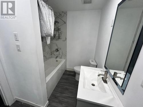 2371 Tranquille Road, Kamloops, BC - Indoor Photo Showing Bathroom