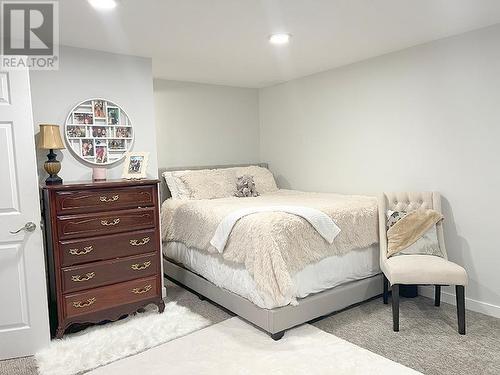 1605 Summit Drive Unit# 54, Kamloops, BC - Indoor Photo Showing Bedroom