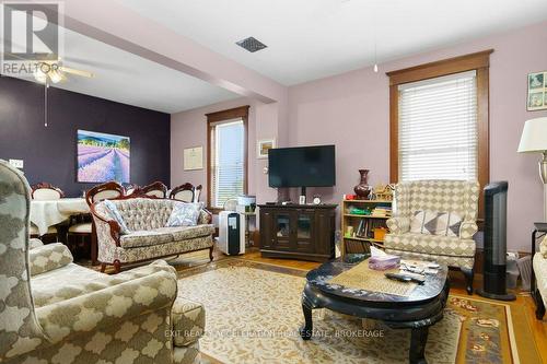 595 Craigen Road, Stone Mills, ON - Indoor Photo Showing Living Room