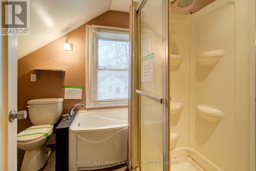 344 King Street E, Gananoque, ON - Indoor Photo Showing Bathroom