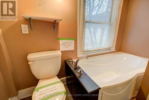 344 King Street E, Gananoque, ON - Indoor Photo Showing Bathroom