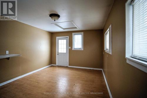 344 King Street E, Gananoque, ON - Indoor Photo Showing Other Room