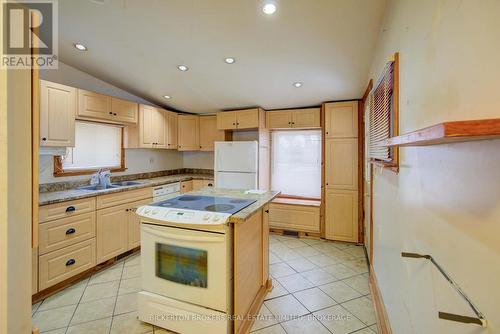 344 King Street E, Gananoque, ON - Indoor Photo Showing Kitchen With Double Sink