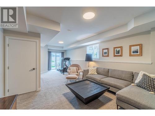 1993 Qu'Appelle Boulevard Unit# 130, Kamloops, BC - Indoor Photo Showing Living Room