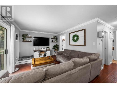 1469 Springhill Drive Unit# 36, Kamloops, BC - Indoor Photo Showing Living Room