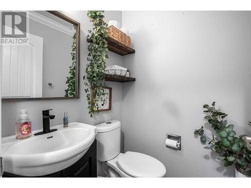 1469 Springhill Drive Unit# 36, Kamloops, BC - Indoor Photo Showing Bathroom