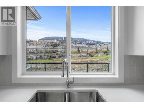 240 Holloway Drive, Kamloops, BC - Indoor Photo Showing Kitchen With Double Sink