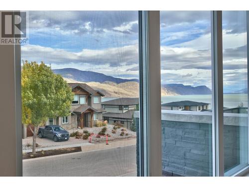 240 Holloway Drive, Kamloops, BC - Indoor Photo Showing Other Room