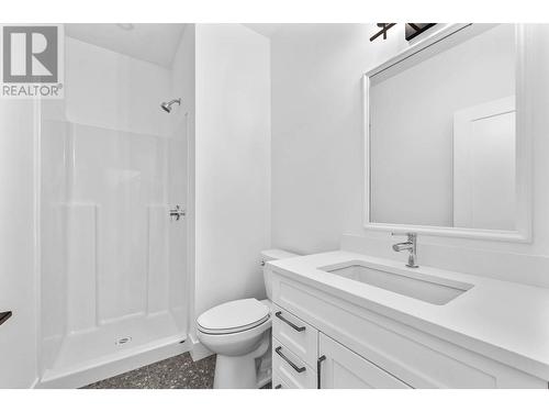 240 Holloway Drive, Kamloops, BC - Indoor Photo Showing Bathroom